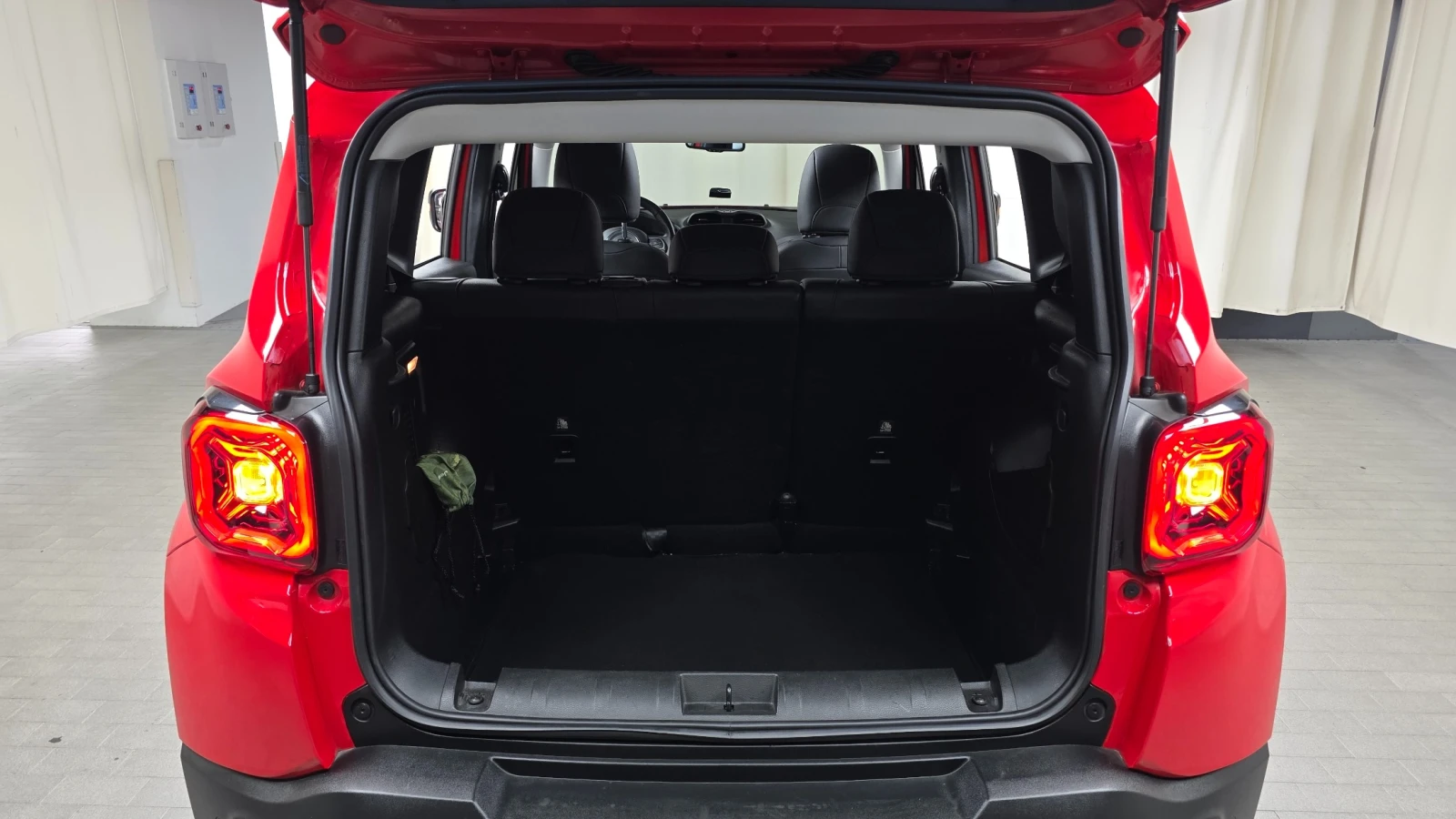 Jeep Renegade Limited 2.4* ПОДГРЕВ ВОЛАН/СЕДАЛКИ* hellascars.bg, снимка 17 - Автомобили и джипове - 55561425