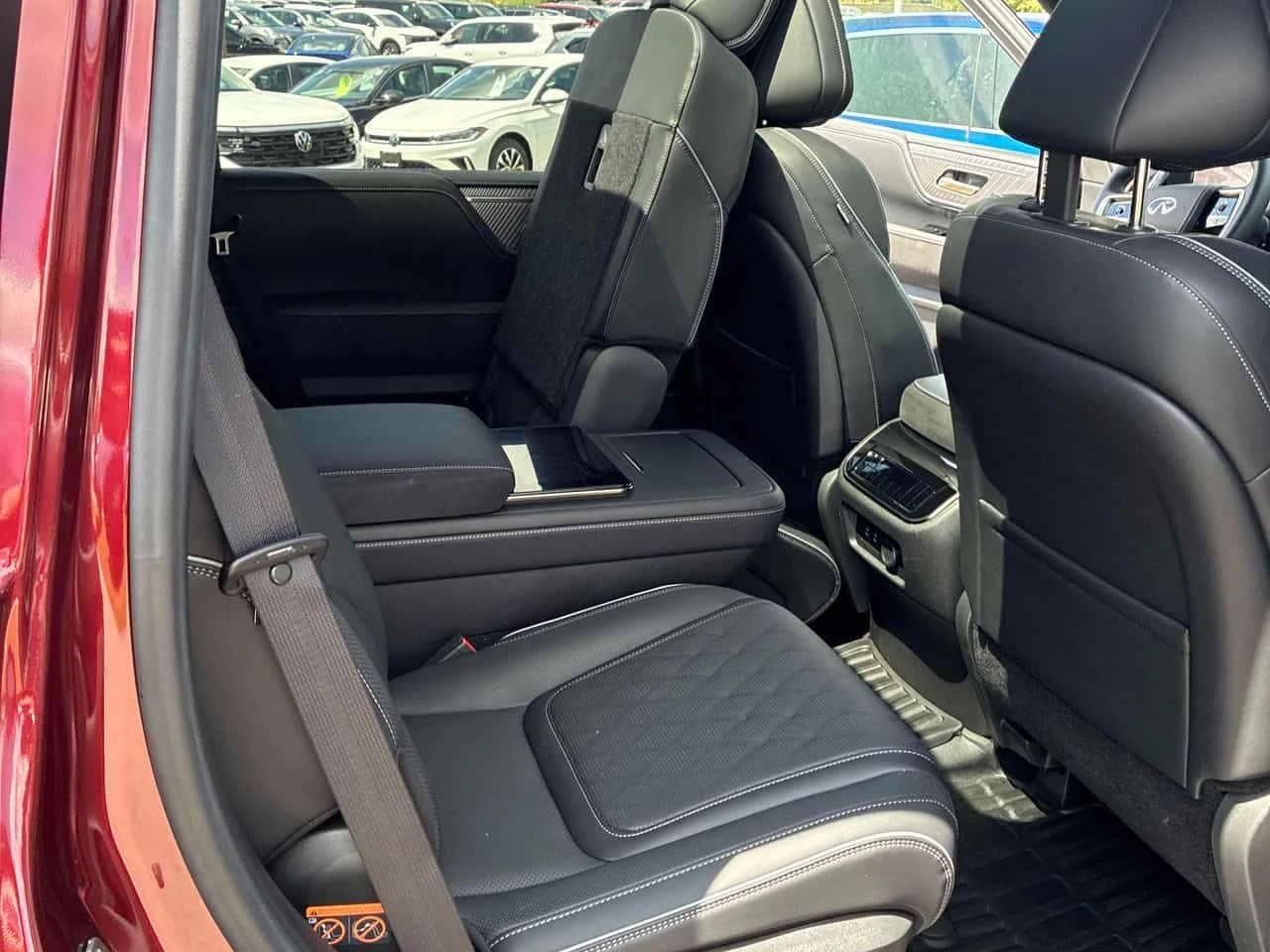 Infiniti QX80 * AUTOGRAPH * CARFAX * ОПЦИЯ ЗА ФИНАНСИРАНЕ, снимка 13 - Автомобили и джипове - 55615800