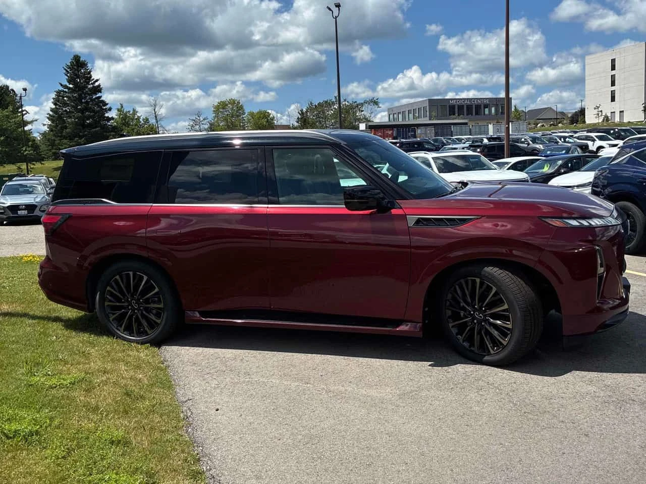 Infiniti QX80 * AUTOGRAPH * CARFAX * ОПЦИЯ ЗА ФИНАНСИРАНЕ, снимка 3 - Автомобили и джипове - 55615800