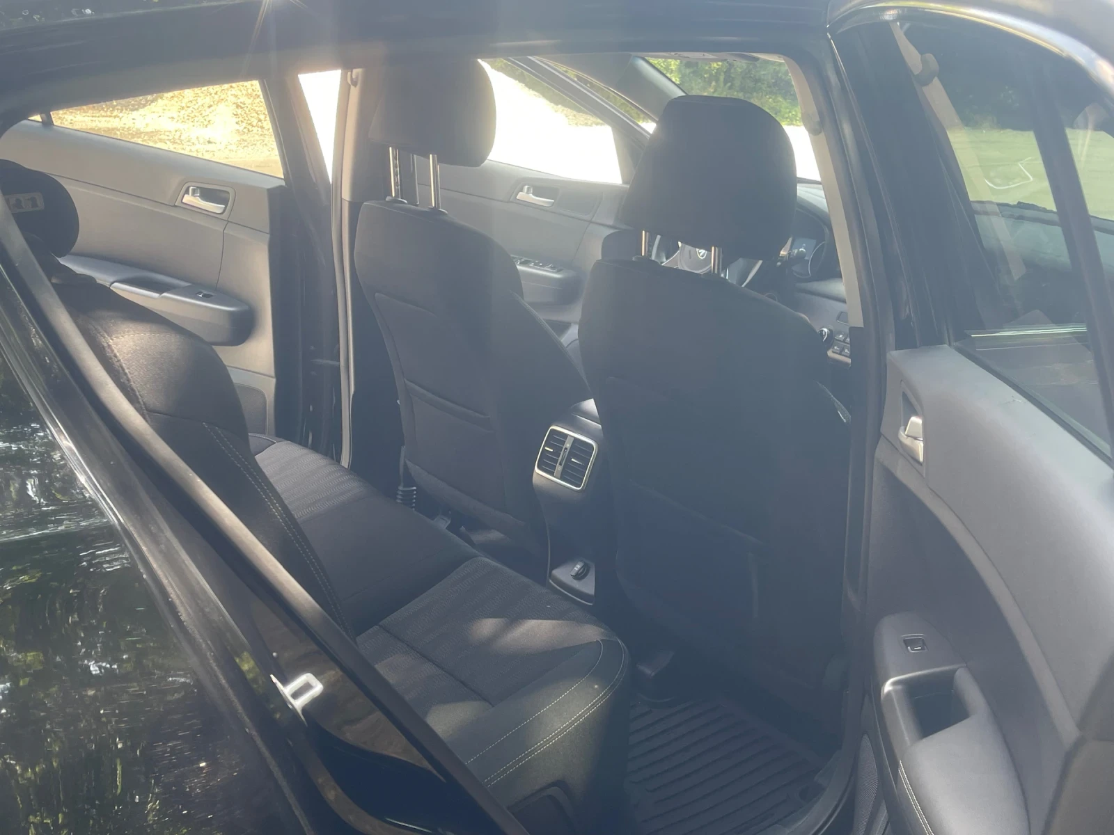 Kia Sportage AWD, снимка 8 - Автомобили и джипове - 55780525