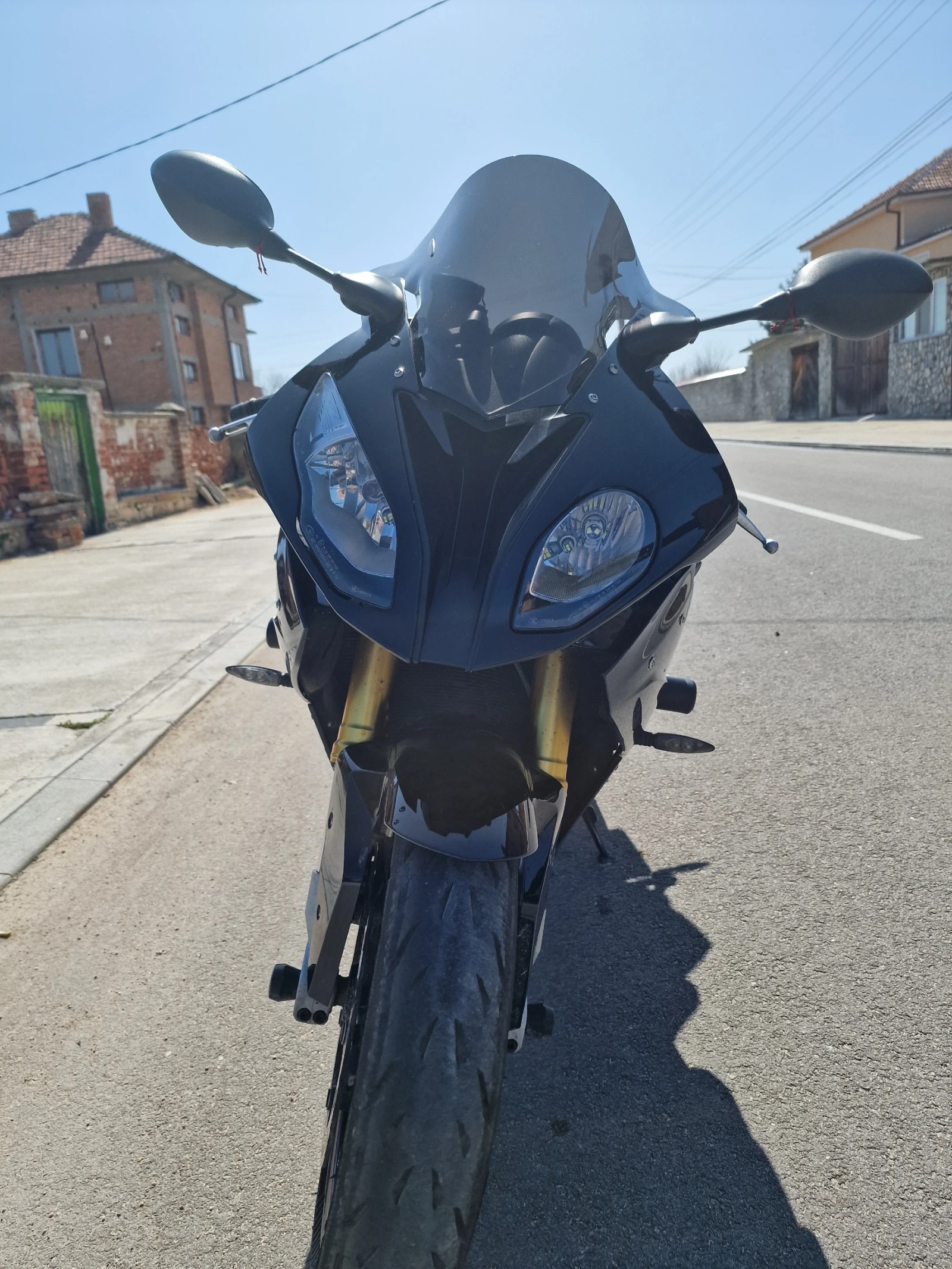 BMW S