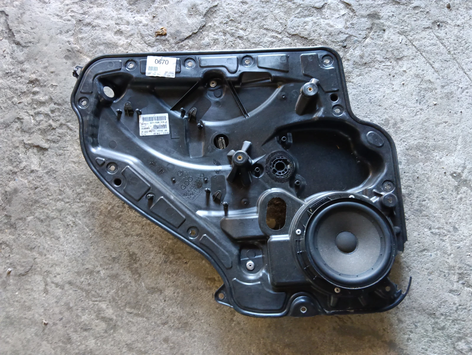 стъклоповдигач ЗАДЕН ЛЯВ 5K4839729H 5K4839755L VW Golf