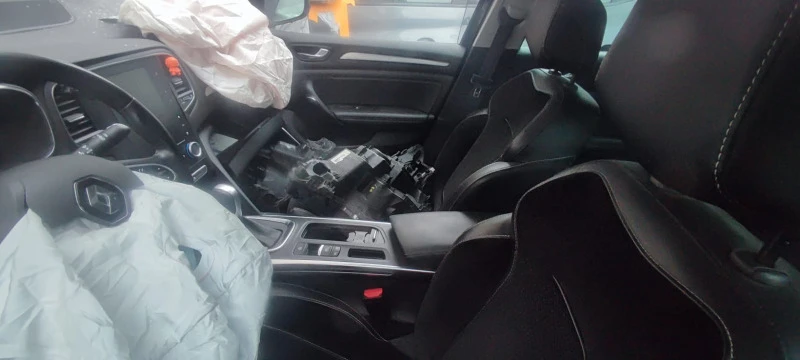 Renault Megane, снимка 2 - Автомобили и джипове - 42033458