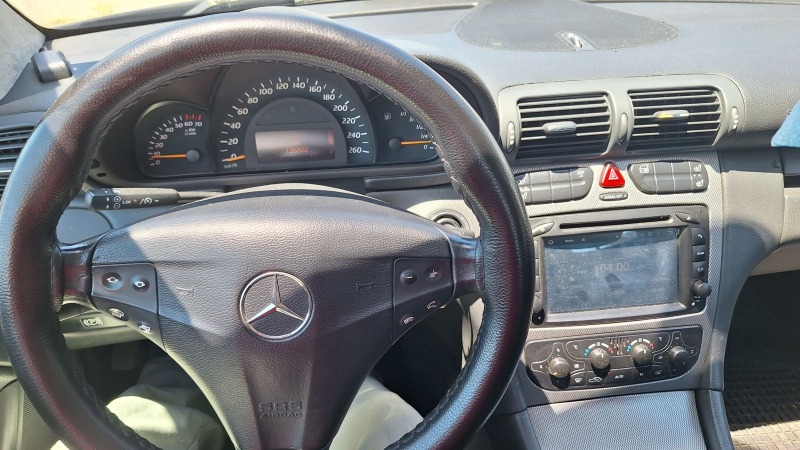 Mercedes-Benz C 200, снимка 10 - Автомобили и джипове - 46431607