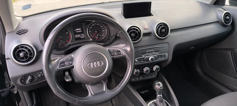 Audi A1 3.0-TFSI, снимка 10 - Автомобили и джипове - 47360801