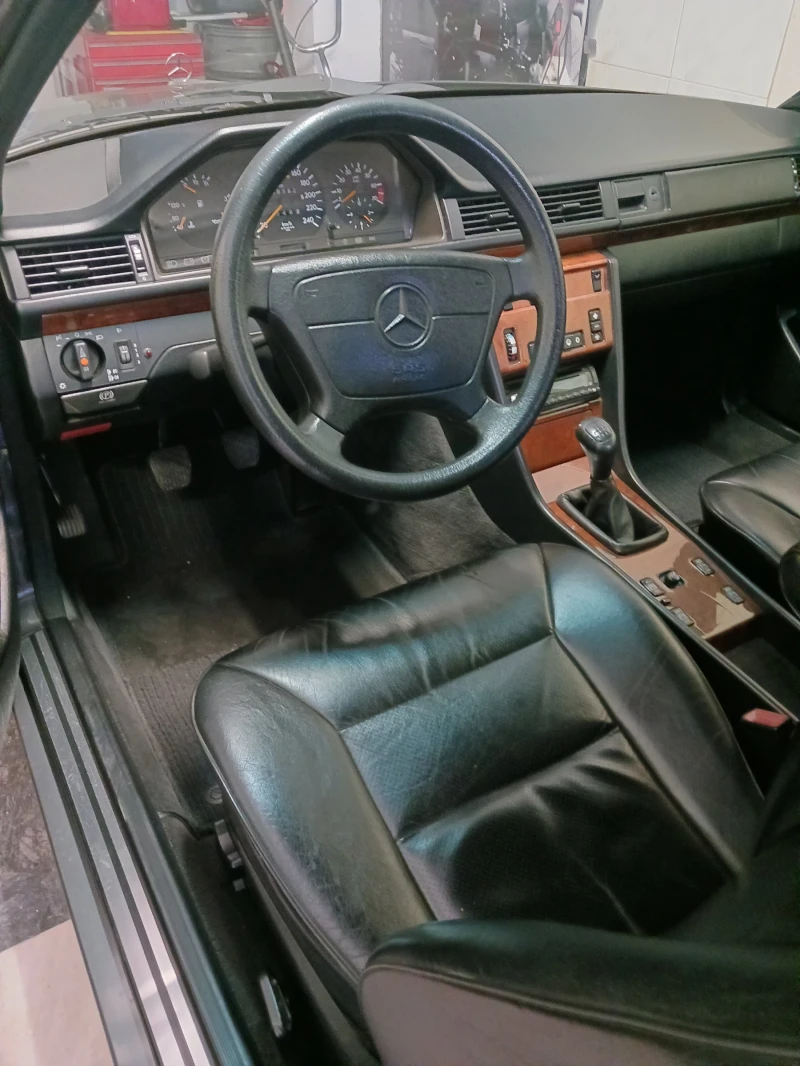 Mercedes-Benz 124, снимка 2 - Автомобили и джипове - 47597380