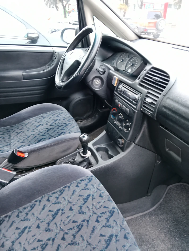 Opel Zafira, снимка 10 - Автомобили и джипове - 48678866