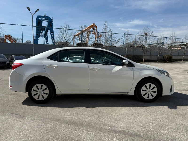 Toyota Corolla 1.6i 132 к.с., снимка 5 - Автомобили и джипове - 49446792