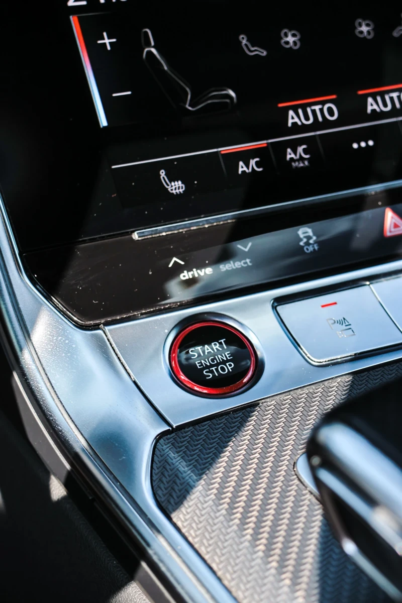 Audi Rs6 CERAMIC* EXCLUSIVE* MATRIX* 360* , снимка 9 - Автомобили и джипове - 51542456