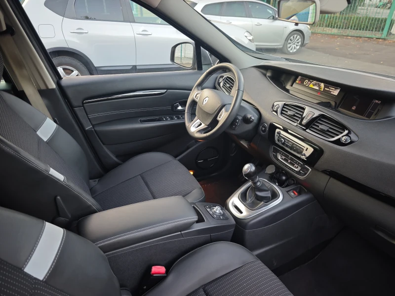 Renault Grand scenic 1.4i/Bose Edition/6+ 1/Navi/Leder/CH, снимка 10 - Автомобили и джипове - 51886415