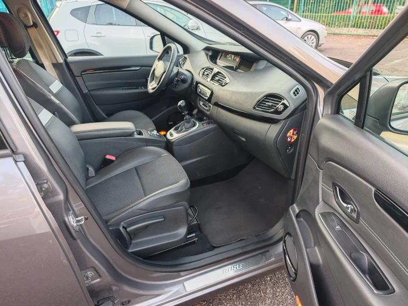 Renault Grand scenic 1.4i/Bose Edition/6+ 1/Navi/Leder/CH, снимка 11 - Автомобили и джипове - 51886415