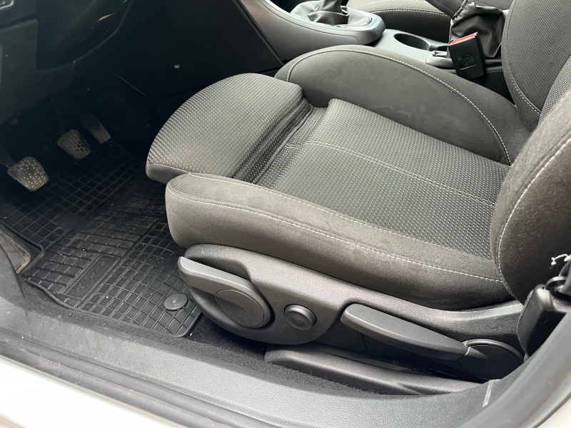 Opel Astra Sport Tourer, снимка 8 - Автомобили и джипове - 52178242