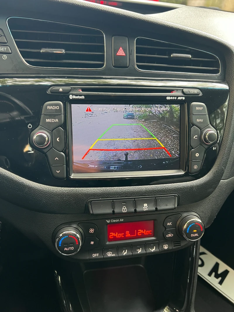 Kia Ceed 1.6, снимка 5 - Автомобили и джипове - 52955059