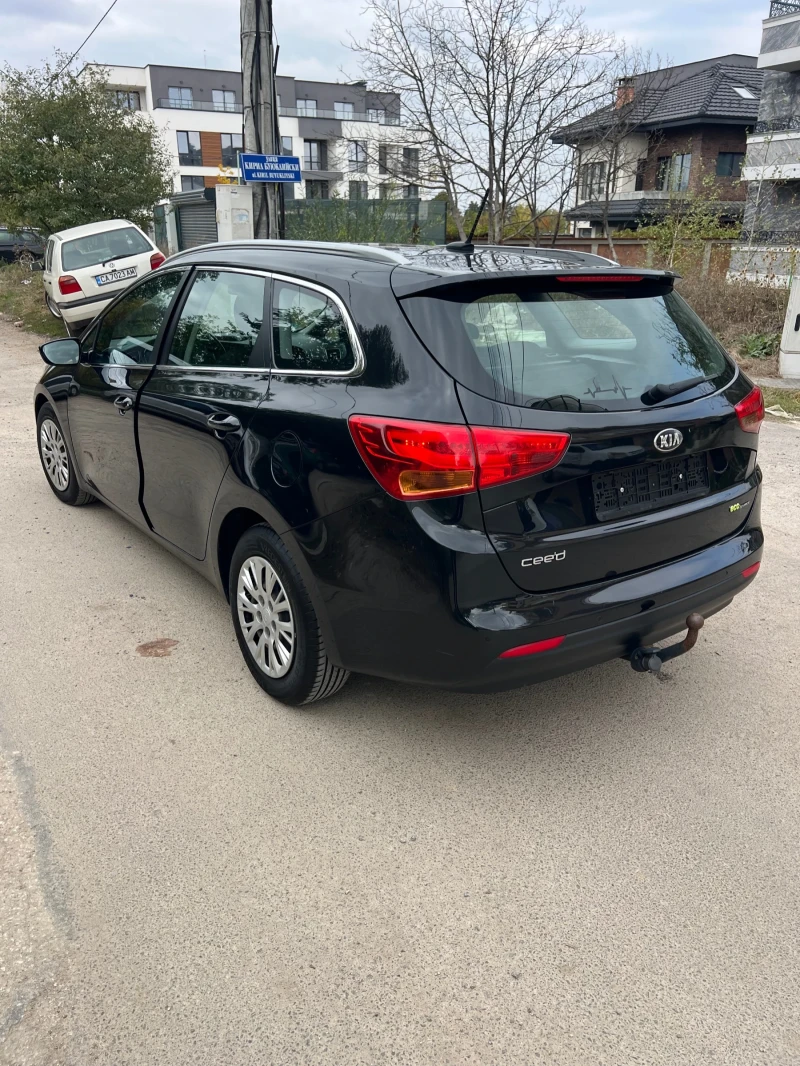 Kia Ceed 1.6, снимка 4 - Автомобили и джипове - 52955059