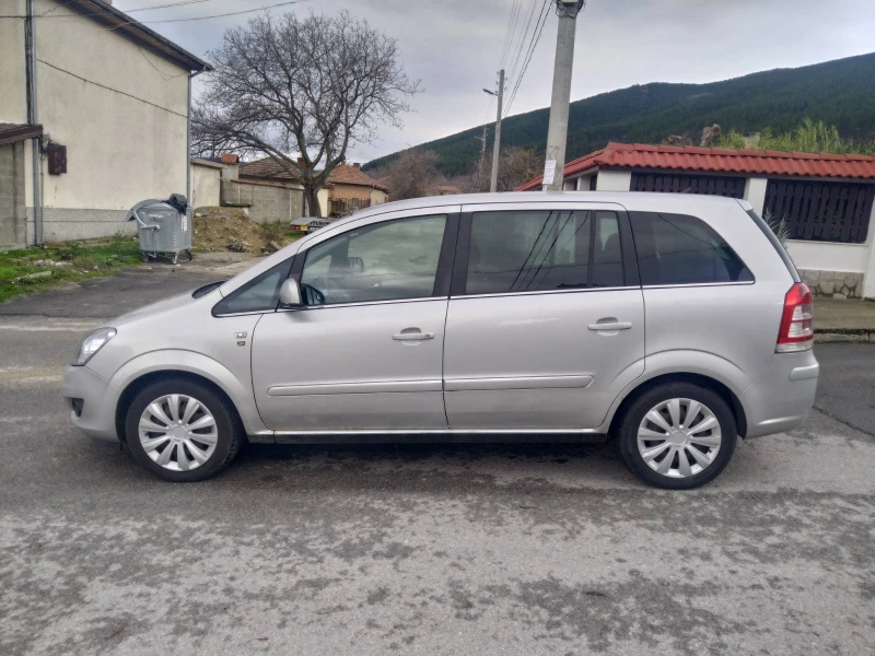 Opel Zafira 1.7 ECOFLEX, снимка 4 - Автомобили и джипове - 52683121