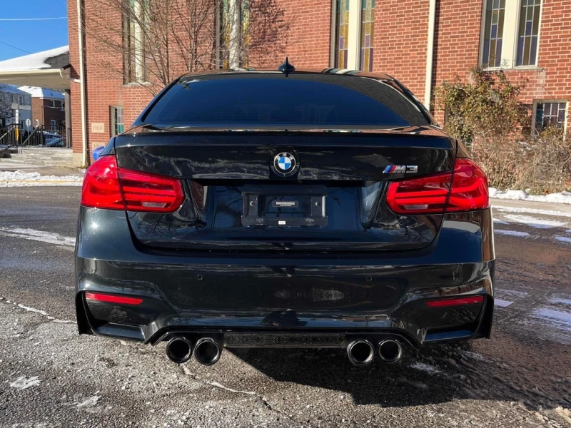 BMW M3 * 4dr Sdn * CARFAX * БЕЗ ПЪРВОНАЧАЛНА ВНОСКА, снимка 5 - Автомобили и джипове - 52745050