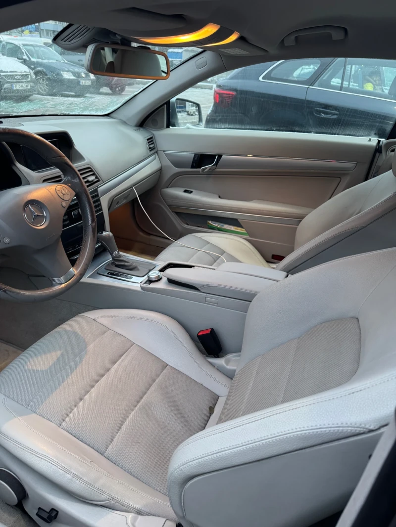 Mercedes-Benz E 220 E 220, снимка 2 - Автомобили и джипове - 53369779