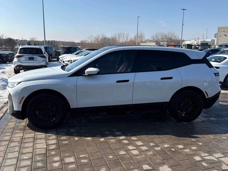 BMW iX * xDrive50 * HARNAN KARDON* 360* KEYLESS* , снимка 2 - Автомобили и джипове - 53516715