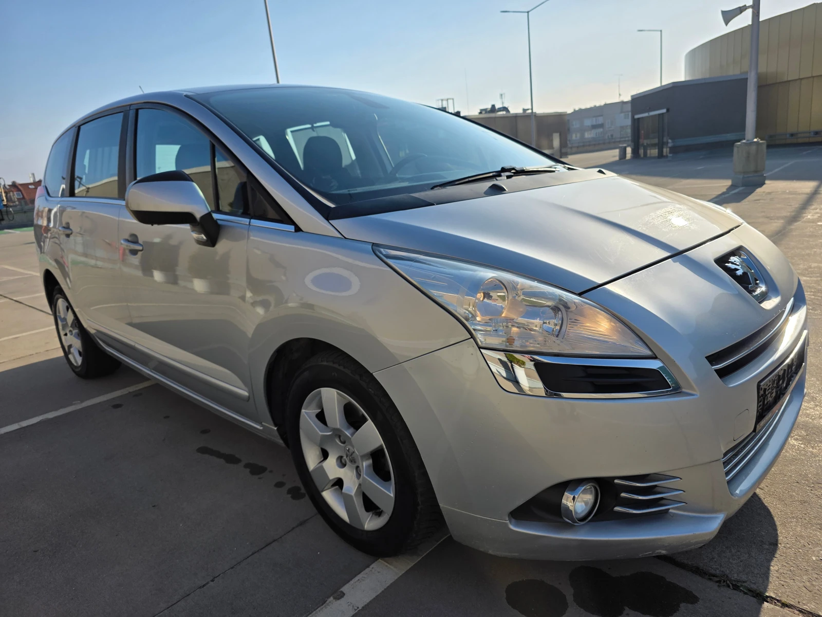 Peugeot 5008 2.0 HDI-7 места - изображение 3