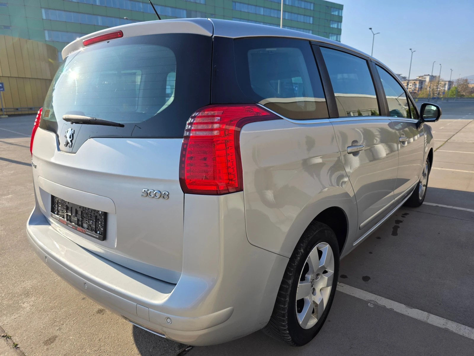 Peugeot 5008 2.0 HDI-7 места - изображение 5