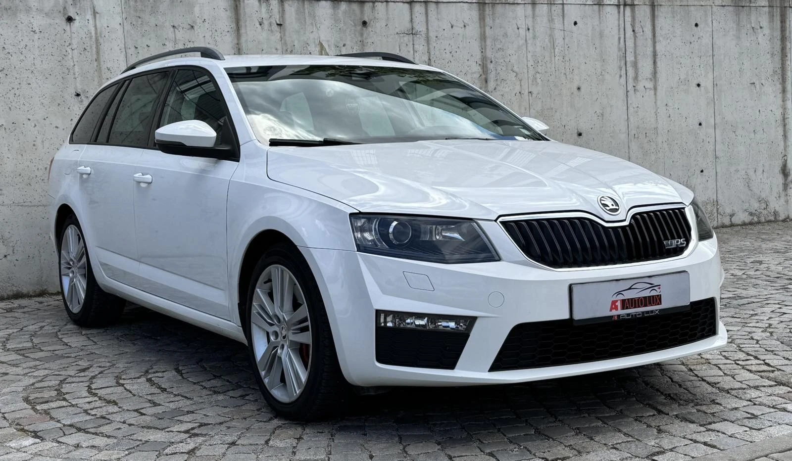 Skoda Octavia VRS/AUTO/NAVI/TV/Xenon/MULTY/Full  - изображение 2