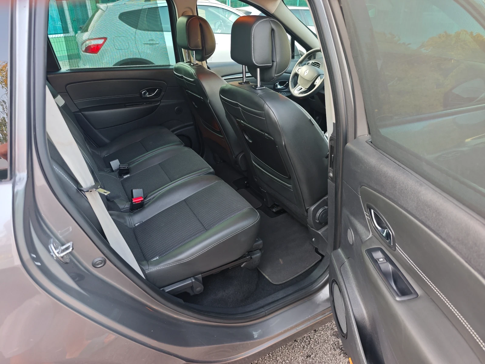 Renault Grand scenic 1.4TCe/Bose Edition/6+ 1/Navi/Swiss/TOP | Mobile.bg   12