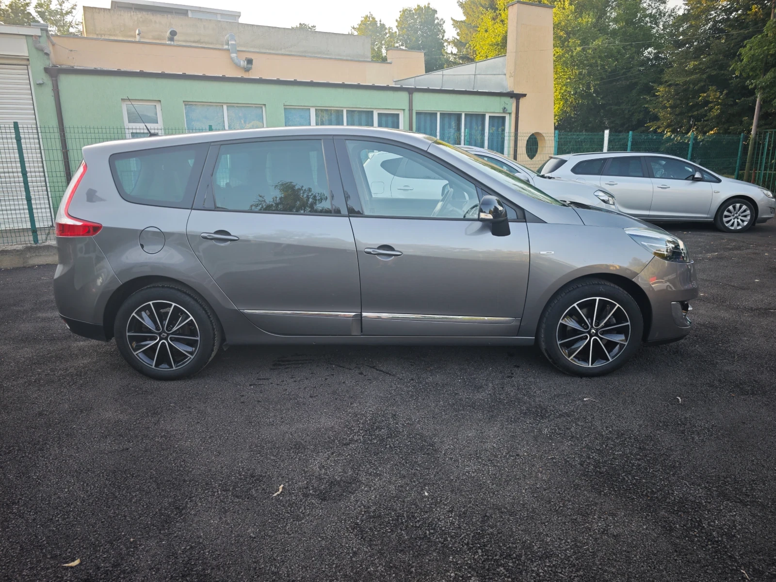 Renault Grand scenic 1.3TCe/Bose Edition/6+ 1/Navi/Swiss - изображение 5