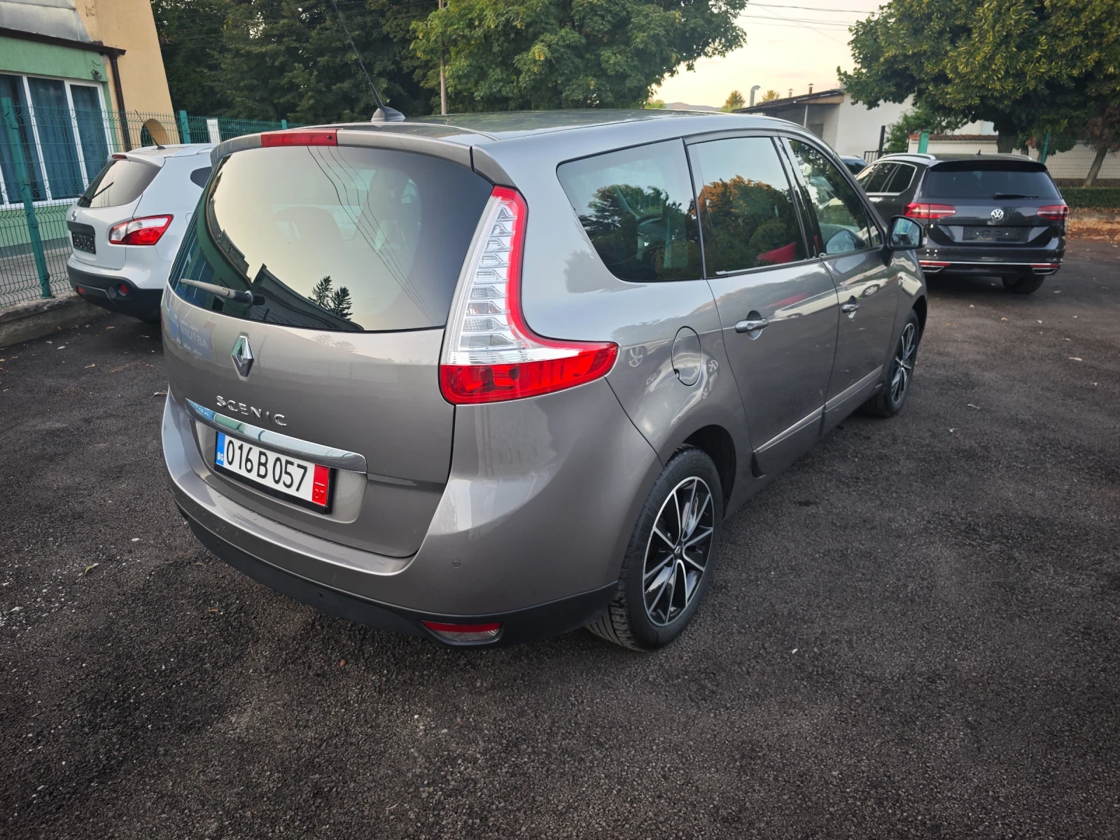 Renault Grand scenic 1.3TCe/Bose Edition/6+ 1/Navi/Swiss - изображение 4