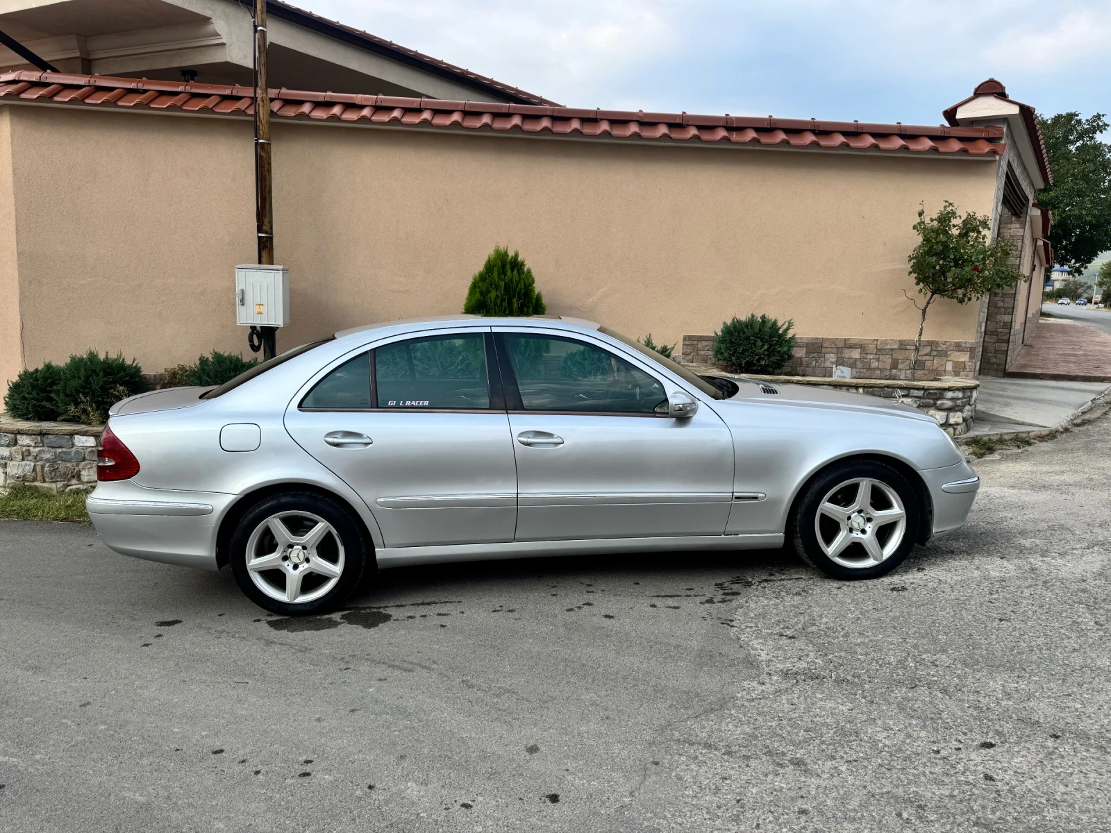 Mercedes-Benz E 220  - изображение 7