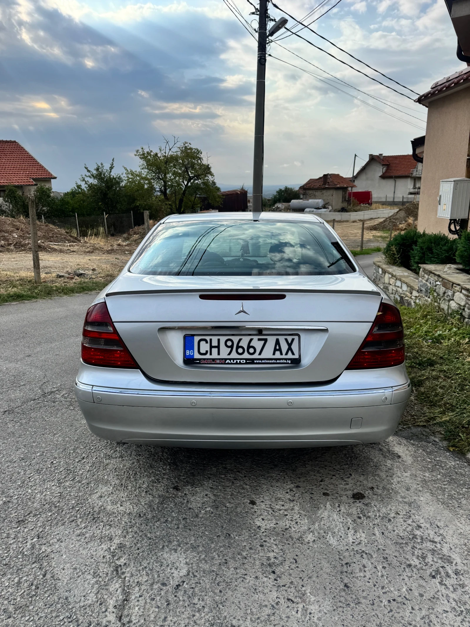 Mercedes-Benz E 220  - изображение 5