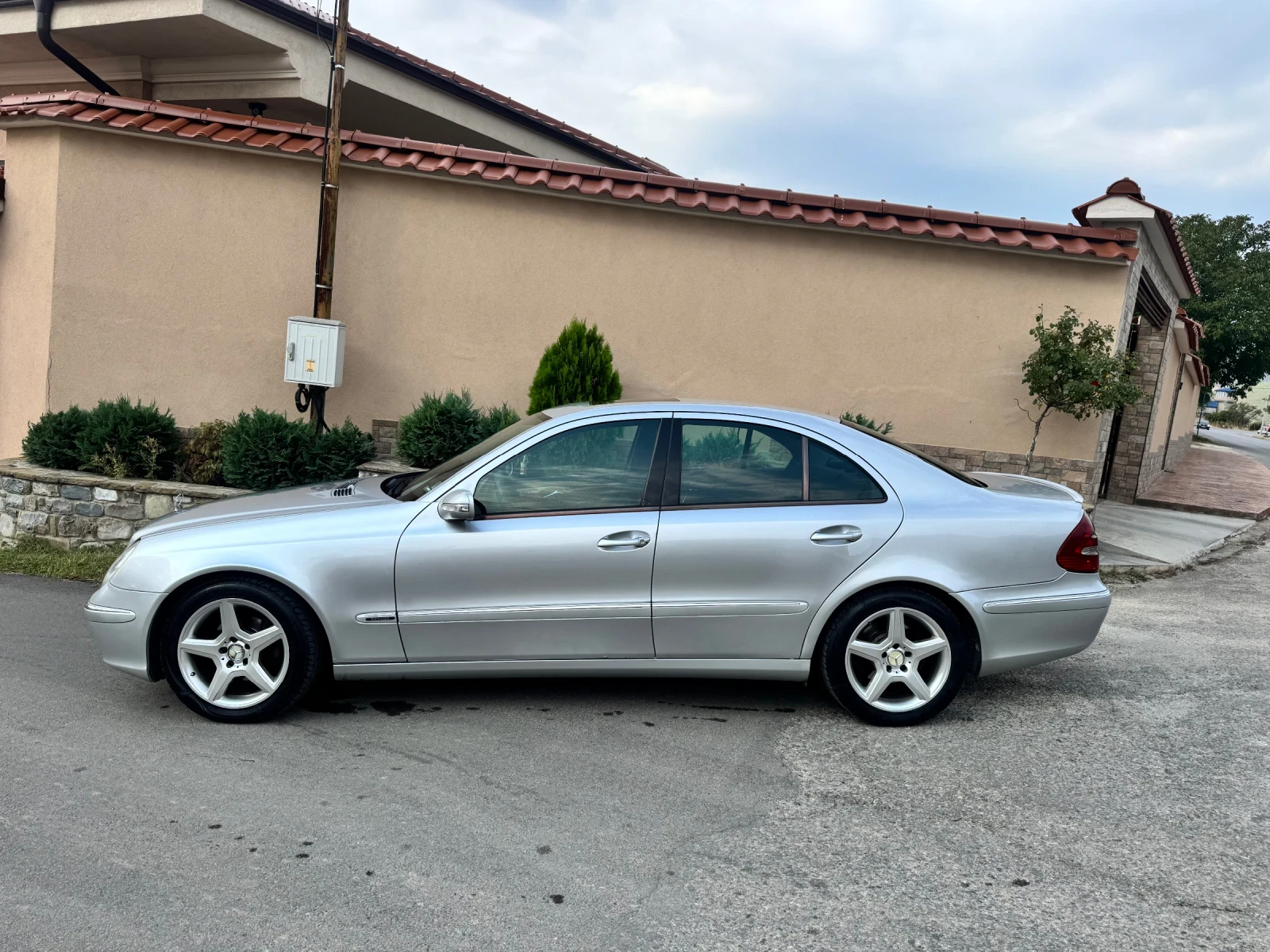Mercedes-Benz E 220  - изображение 9