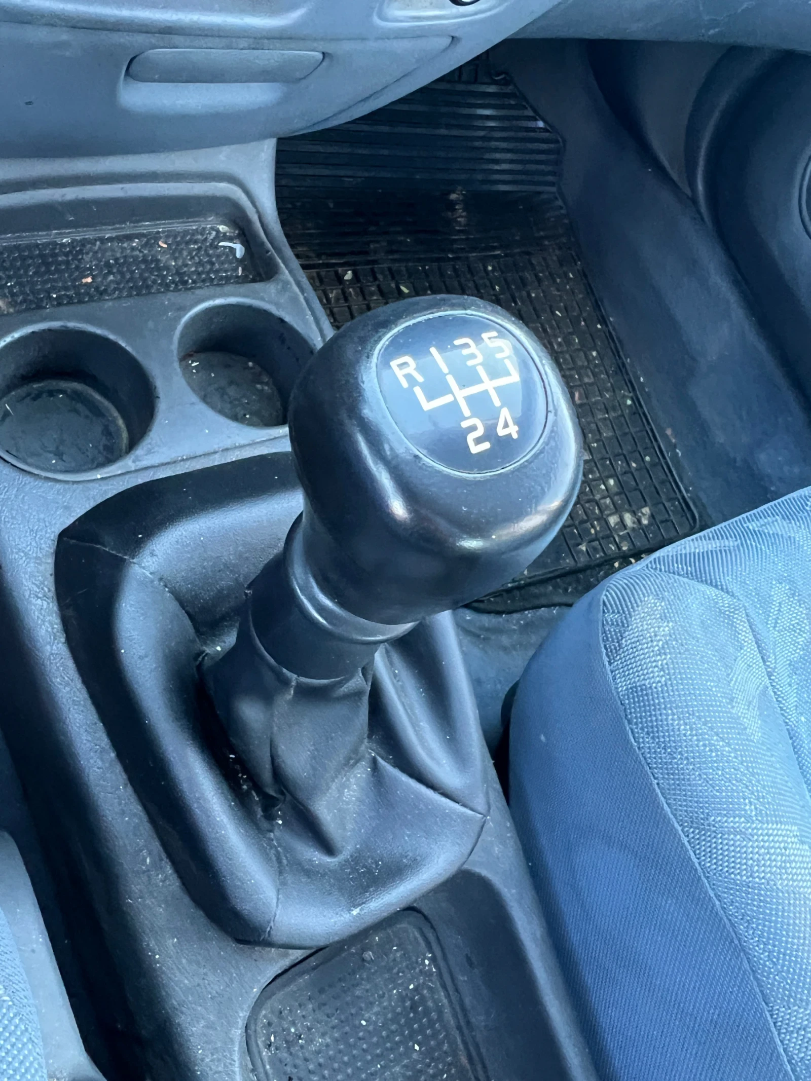 Mitsubishi Space star, снимка 13 - Автомобили и джипове - 53718610