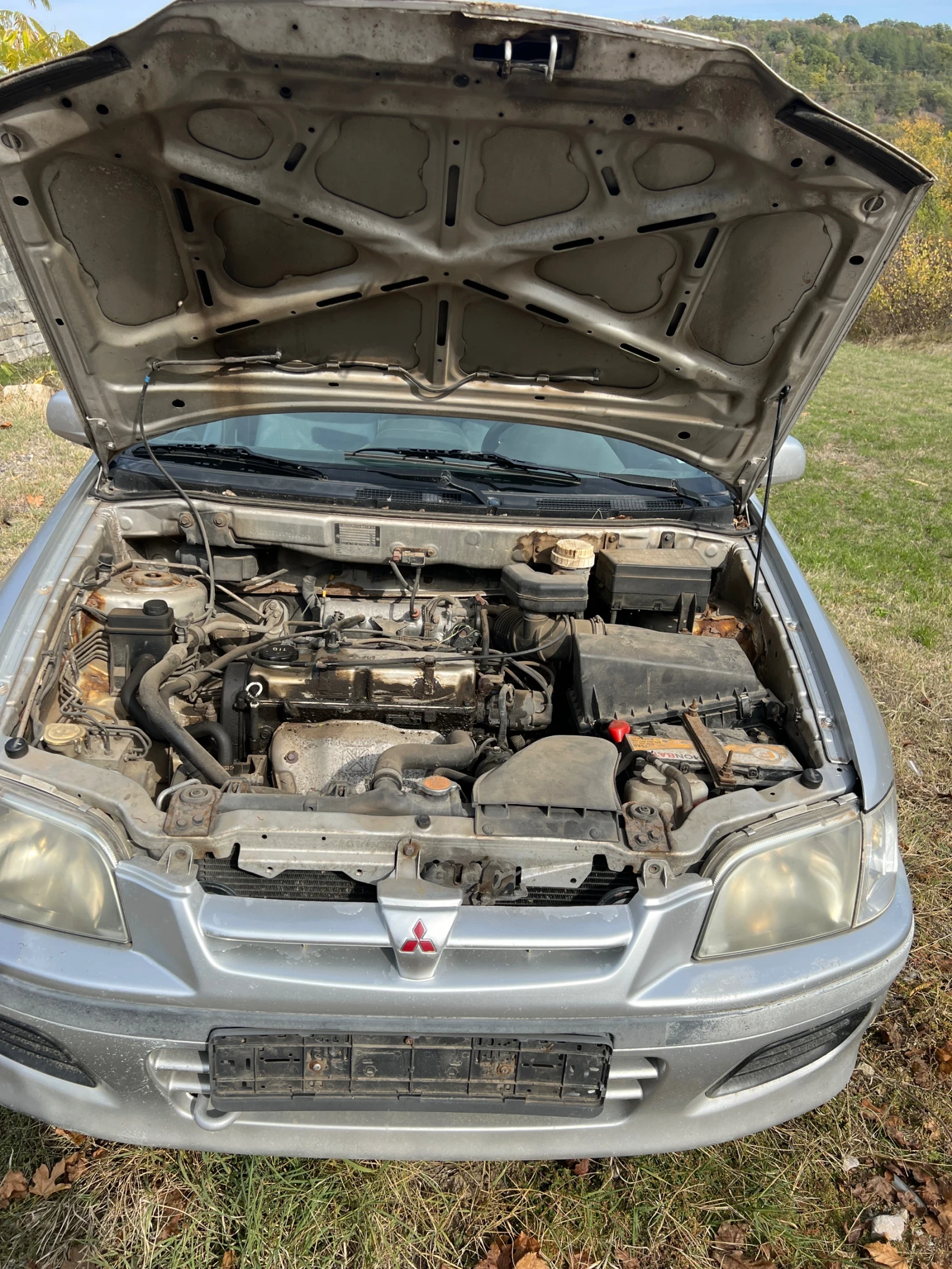 Mitsubishi Space star, снимка 12 - Автомобили и джипове - 53718610