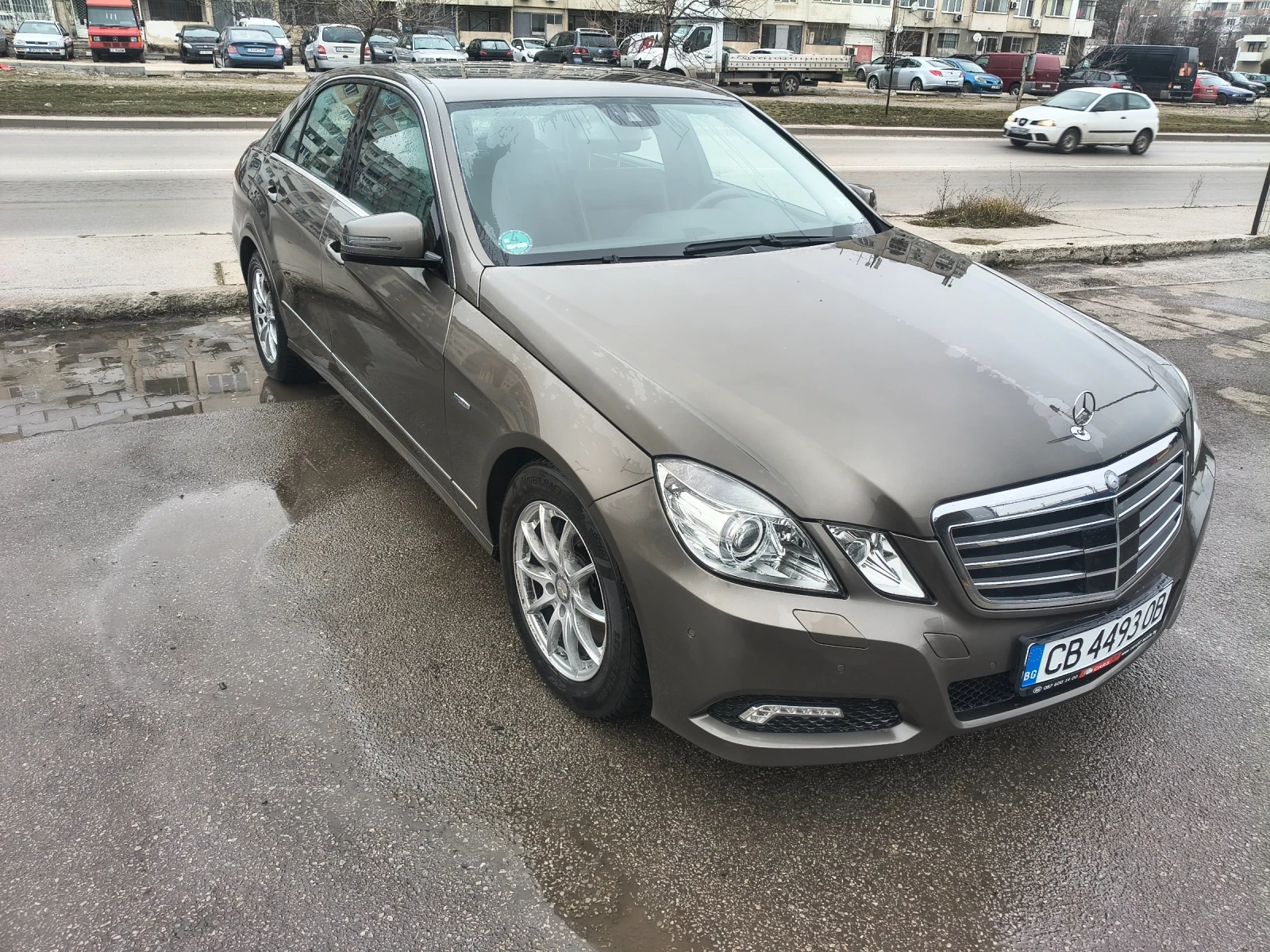 Mercedes-Benz E 350 CGI - изображение 3