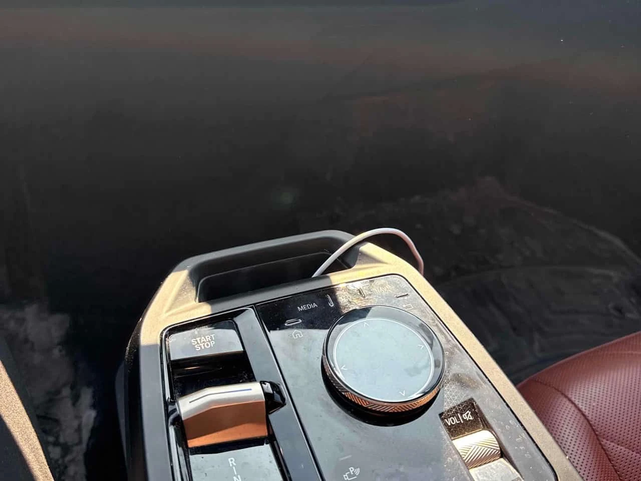 BMW iX * xDrive50 * HARNAN KARDON* 360* KEYLESS*  - изображение 9