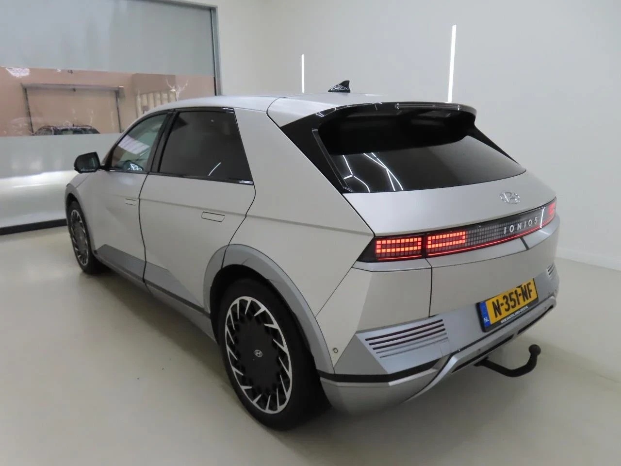Hyundai Ioniq 5 72.6KWh/UNIQ/360/HEADUP/BOSE/ГАРАНЦИЯ/GOLD, снимка 4 - Автомобили и джипове - 53562500
