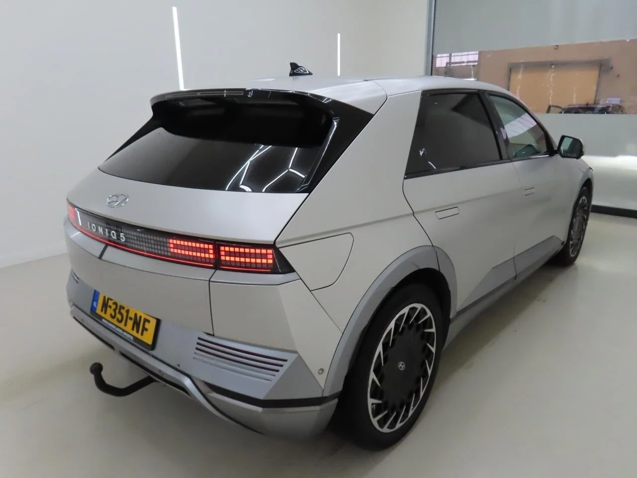 Hyundai Ioniq 5 72.6KWh/UNIQ/360/HEADUP/BOSE/ГАРАНЦИЯ/GOLD, снимка 3 - Автомобили и джипове - 53562500