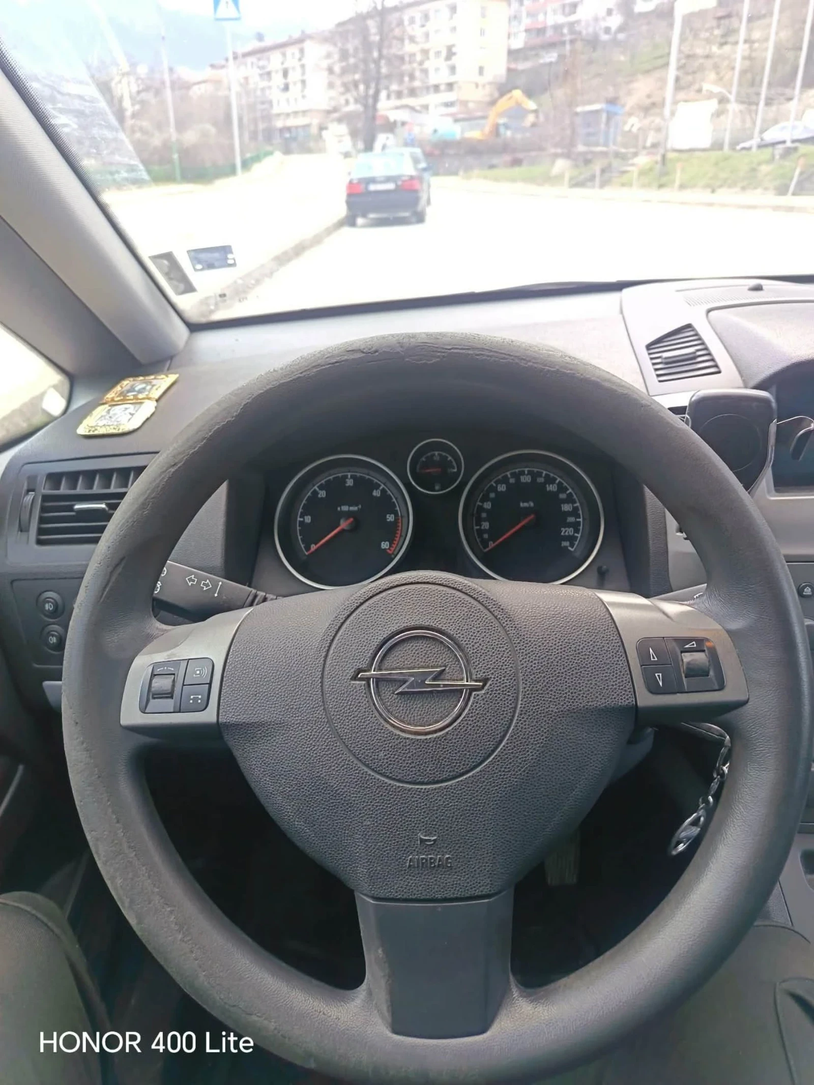 Opel Zafira 1.9CDTI, снимка 11 - Автомобили и джипове - 53785992