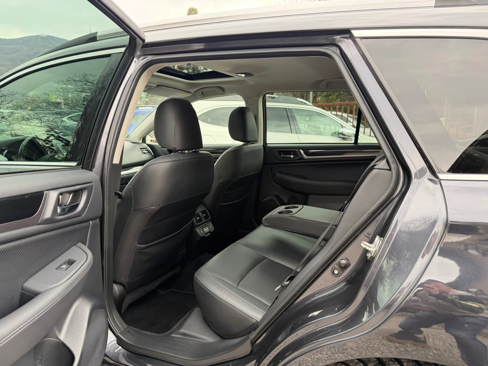 Subaru Outback 2.5 LUXURY , снимка 13 - Автомобили и джипове - 53928805