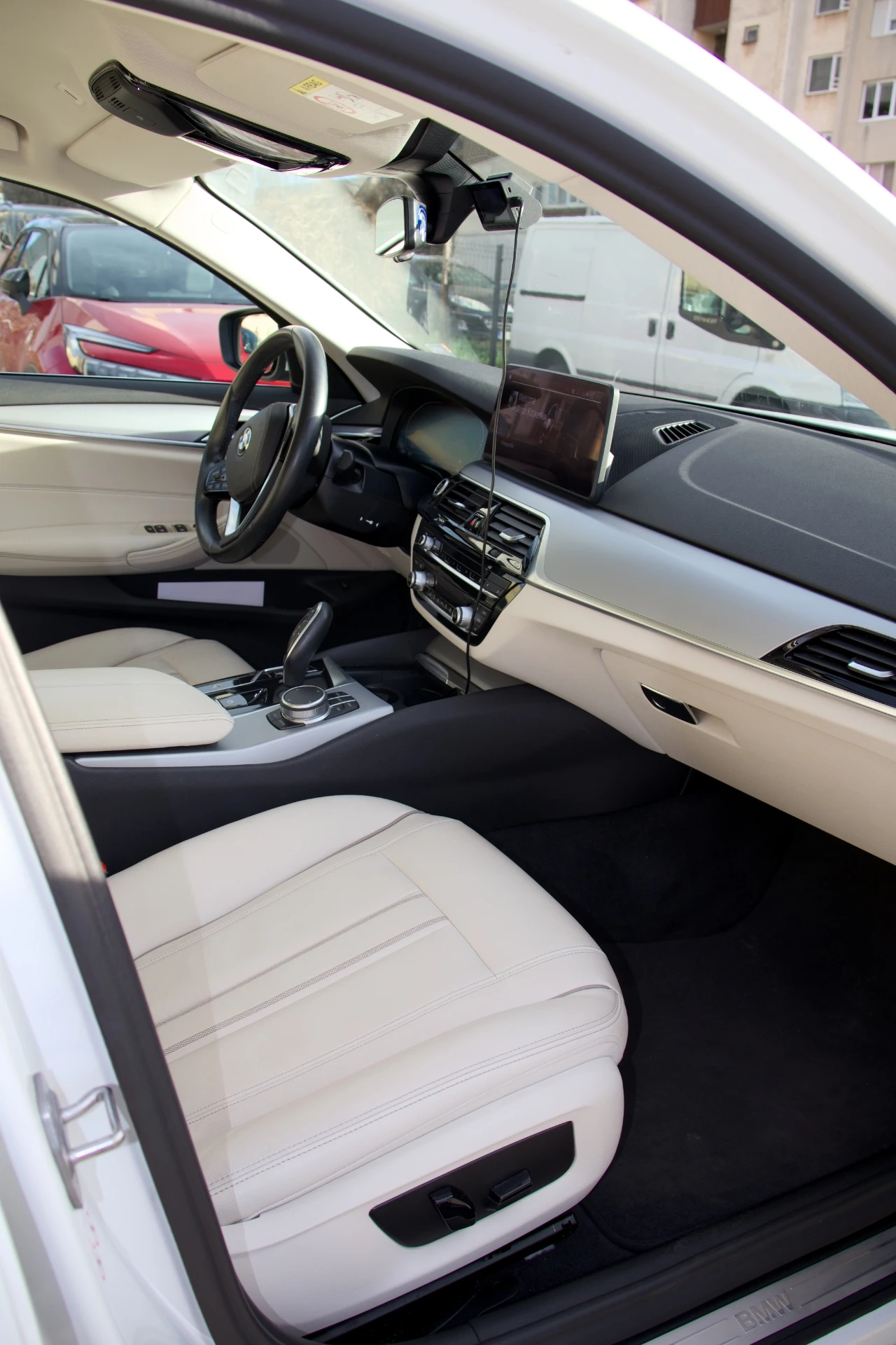 BMW 520 d xDrive, снимка 7 - Автомобили и джипове - 53978513