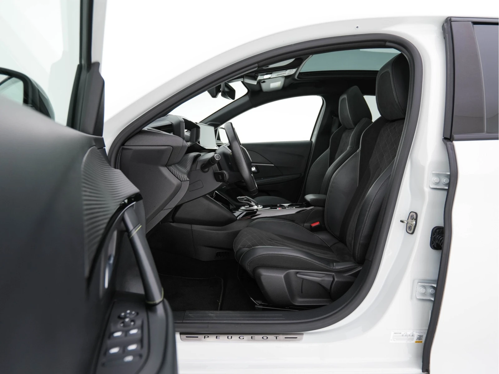 Peugeot 208 e-208 50 kWh GT, снимка 9 - Автомобили и джипове - 54137537