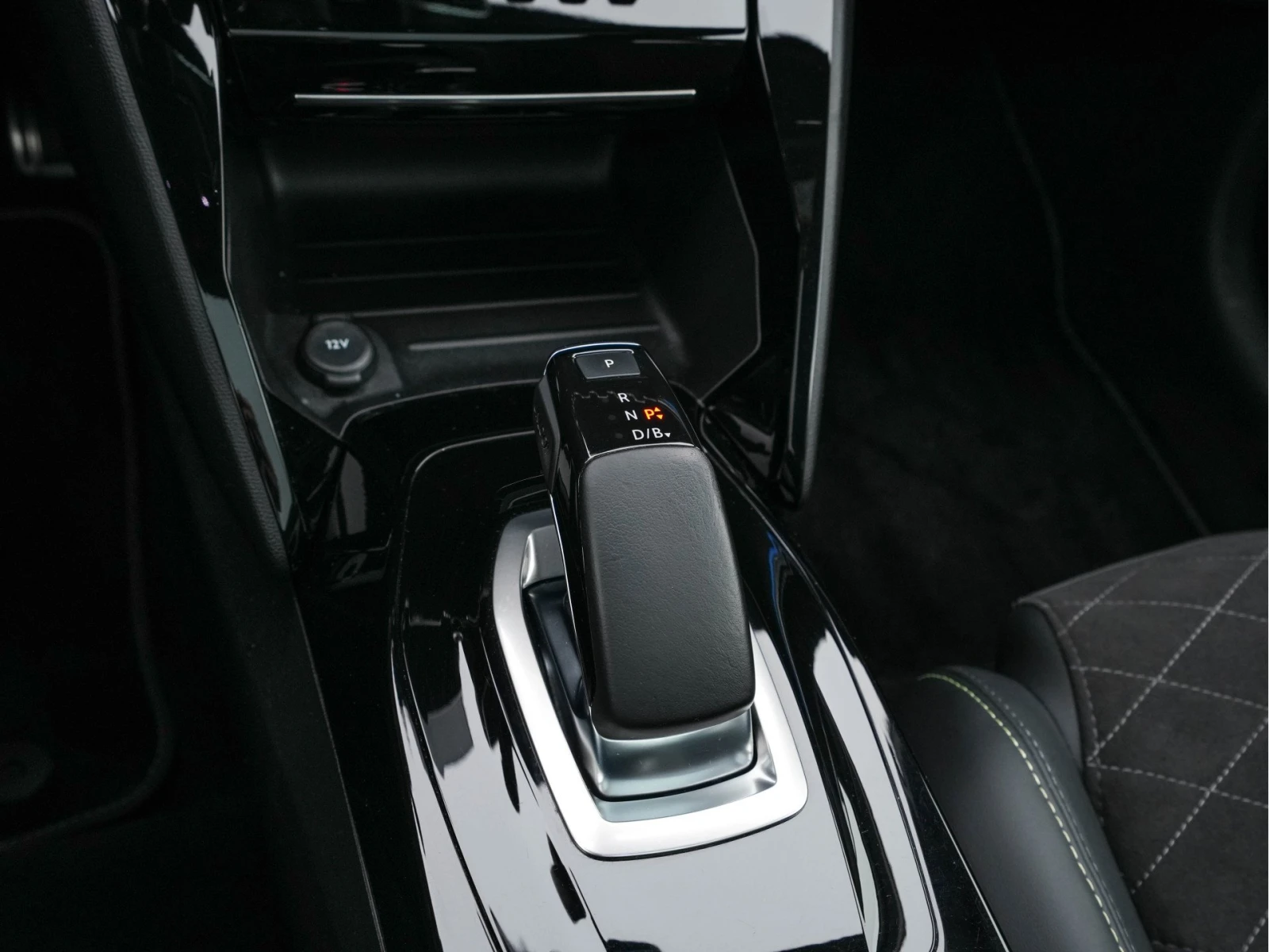 Peugeot 208 e-208 50 kWh GT, снимка 12 - Автомобили и джипове - 54137537