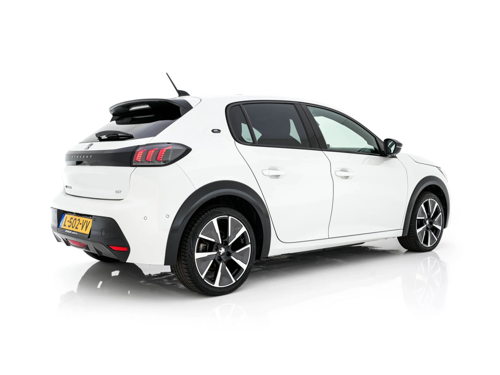 Peugeot 208 e-208 50 kWh GT, снимка 6 - Автомобили и джипове - 54137537