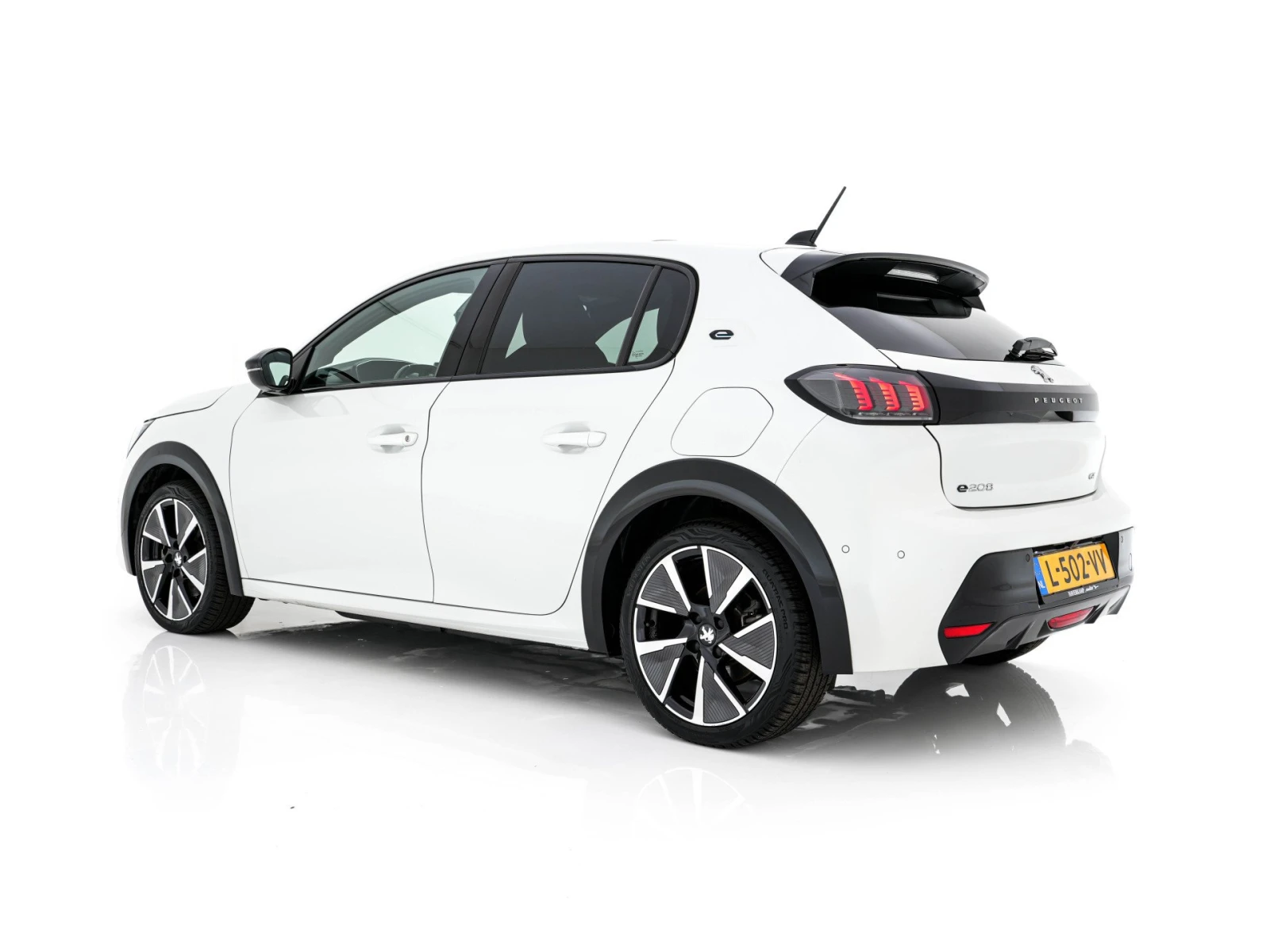 Peugeot 208 e-208 50 kWh GT, снимка 4 - Автомобили и джипове - 54137537