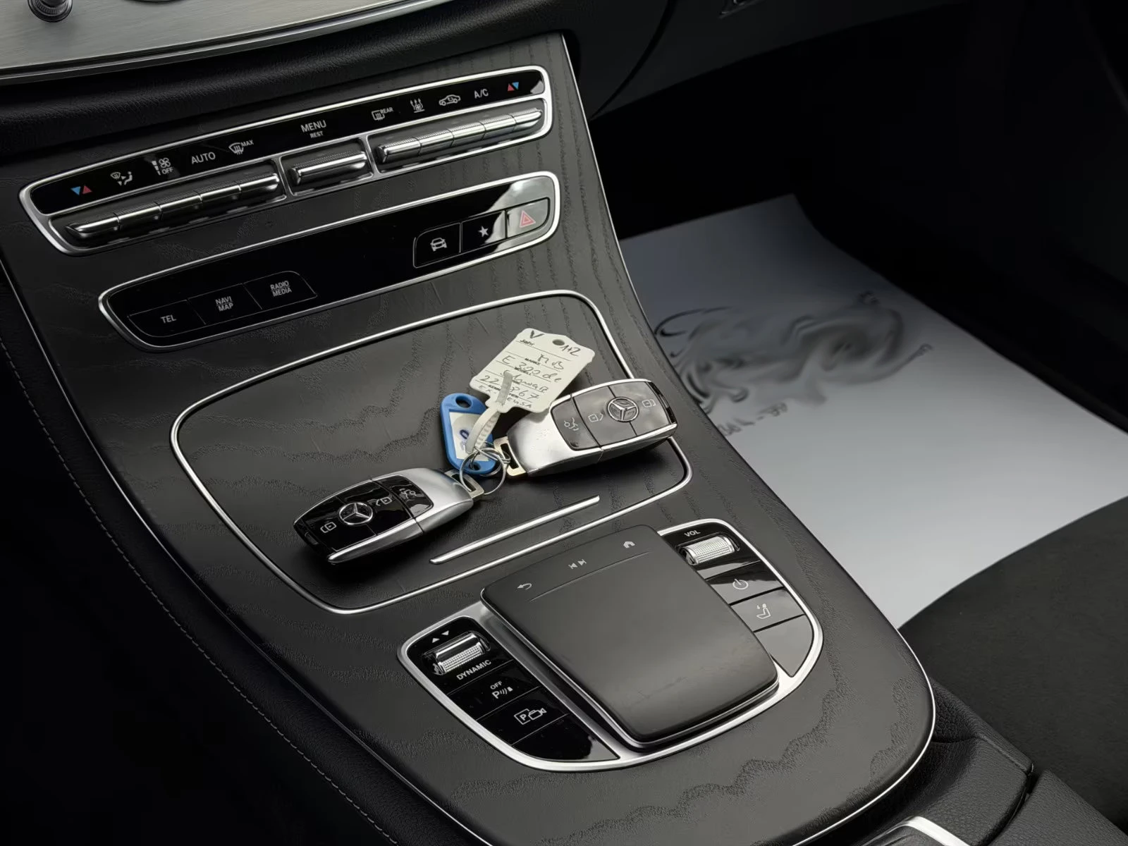Mercedes-Benz E 300 de/306HP/AMG-LINE/360/DISTR/BURM/LED/CPLAY/200q | Mobile.bg � ����������� 12