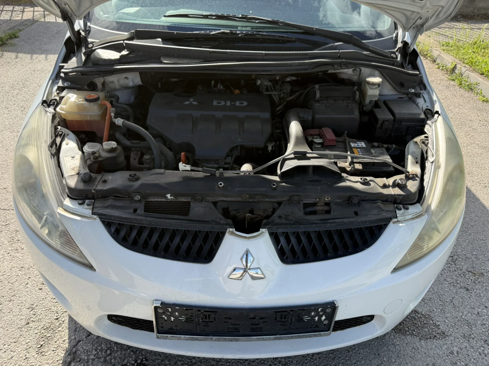 Mitsubishi Grandis 2.0, снимка 14 - Автомобили и джипове - 54551166