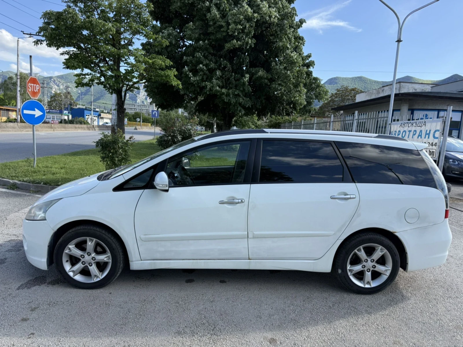 Mitsubishi Grandis 2.0, снимка 2 - Автомобили и джипове - 54551166