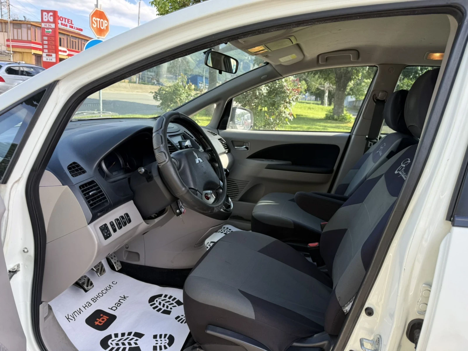 Mitsubishi Grandis 2.0, снимка 11 - Автомобили и джипове - 54551166