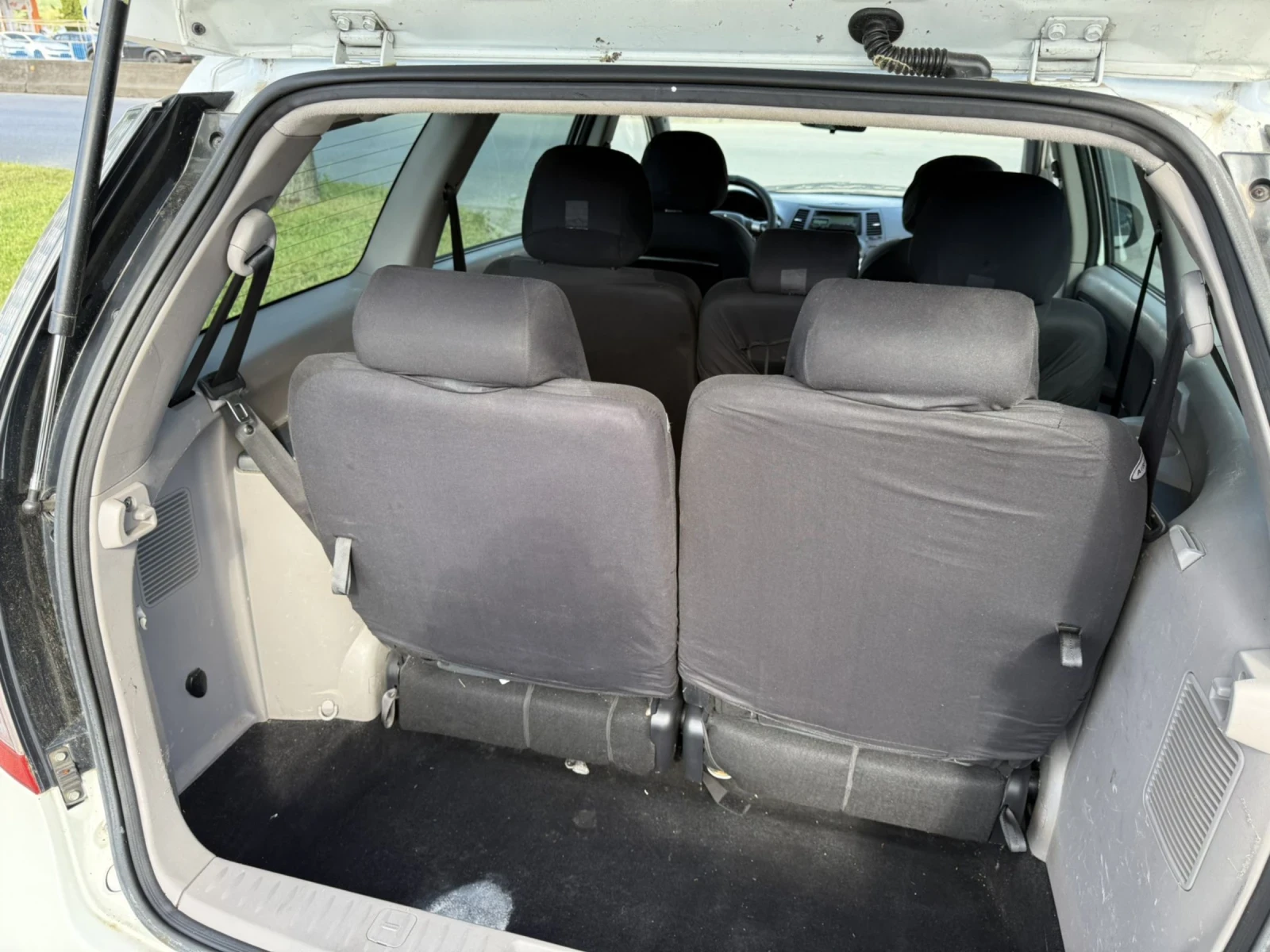 Mitsubishi Grandis 2.0, снимка 9 - Автомобили и джипове - 54551166