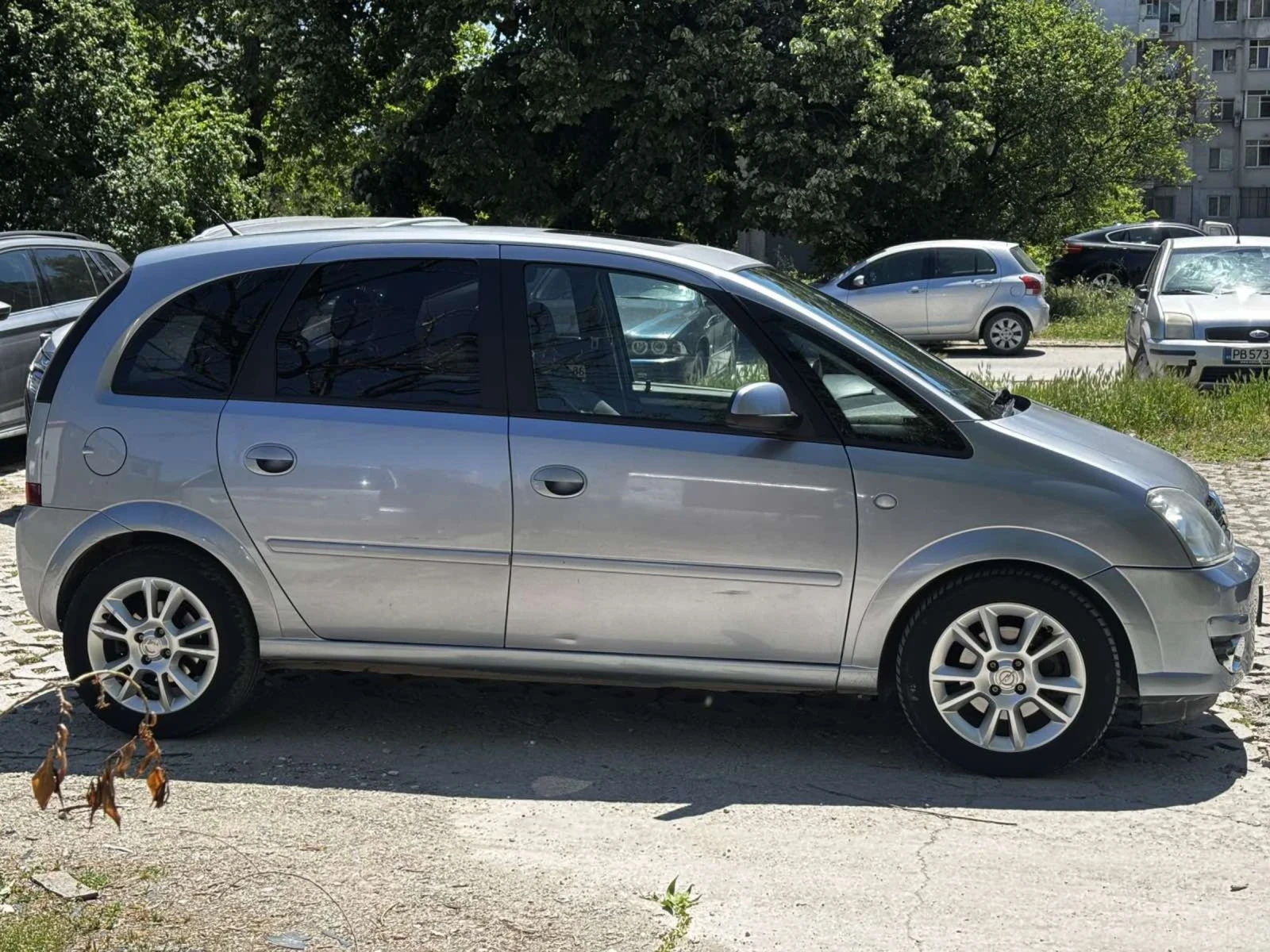 Opel Meriva 1.6 газ/автомат, снимка 8 - Автомобили и джипове - 54591230